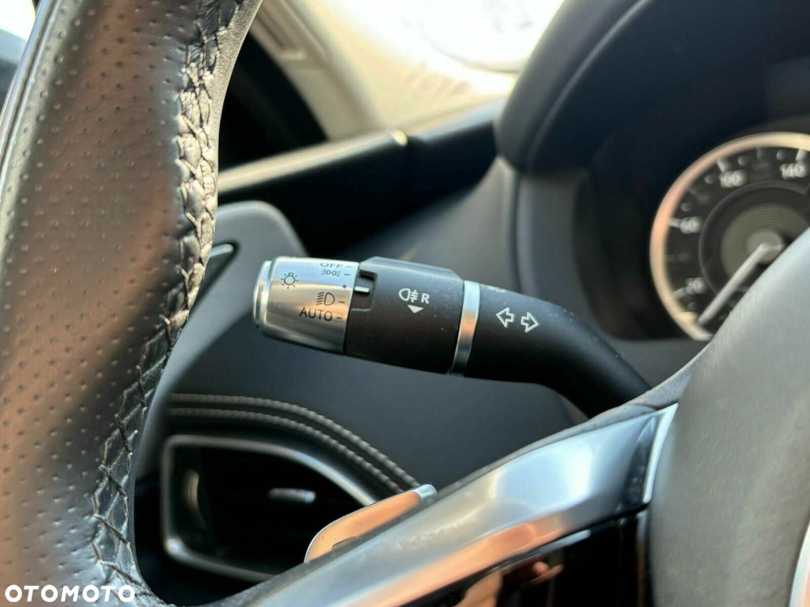 Jaguar XE 2.0 P250 R-Dynamic Black - 25