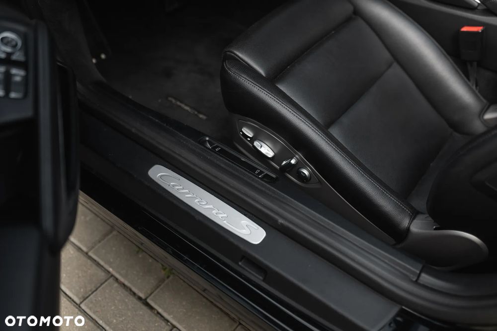 Porsche 911 Carrera S PDK - 16