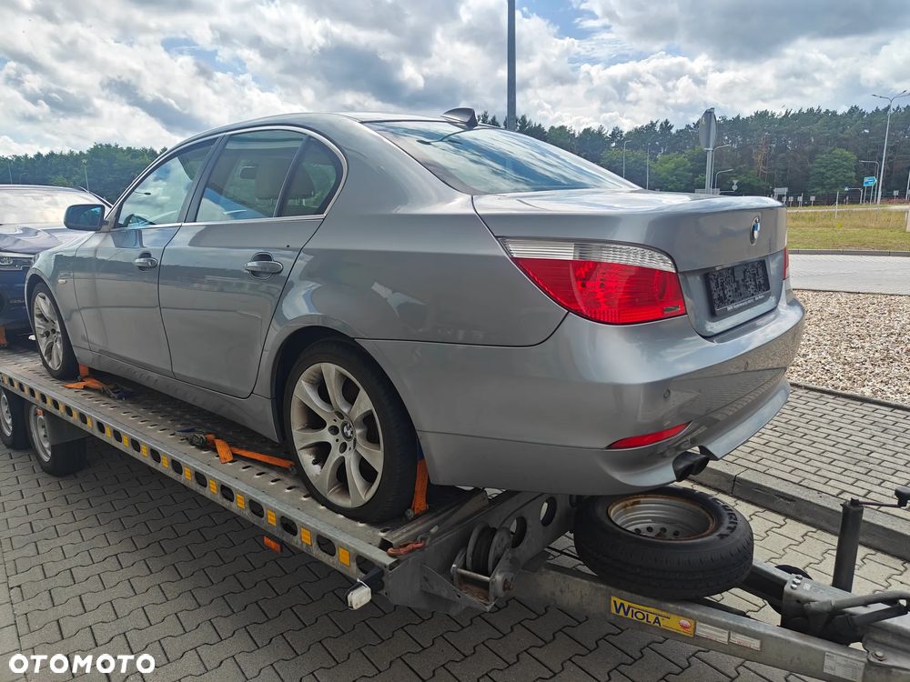 BMW Seria 5 523i - 22