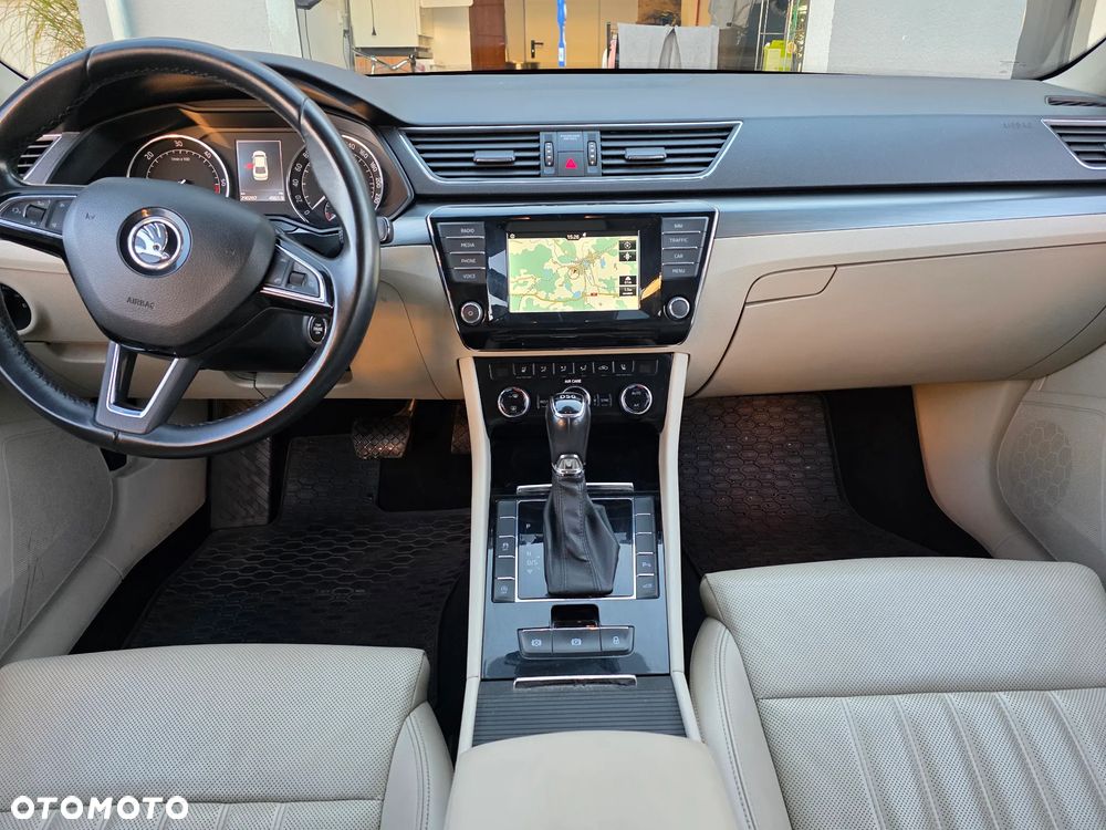 Skoda Superb 2.0 TDI Style DSG - 13