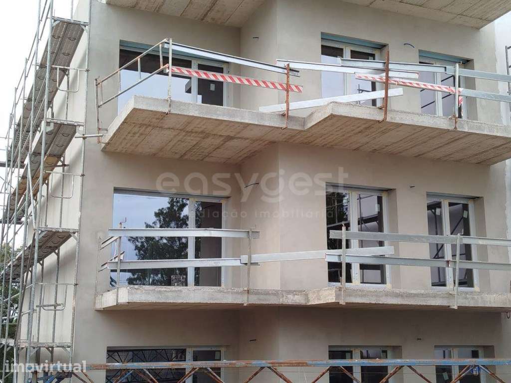Apartamento T3 com terraço, jardim e garagem situado em Lordemão, C... - Grande imagem: 2/11