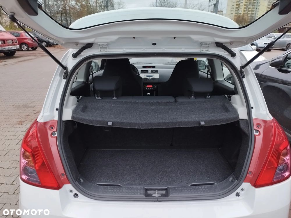 Suzuki Swift 1.3 GC - 15