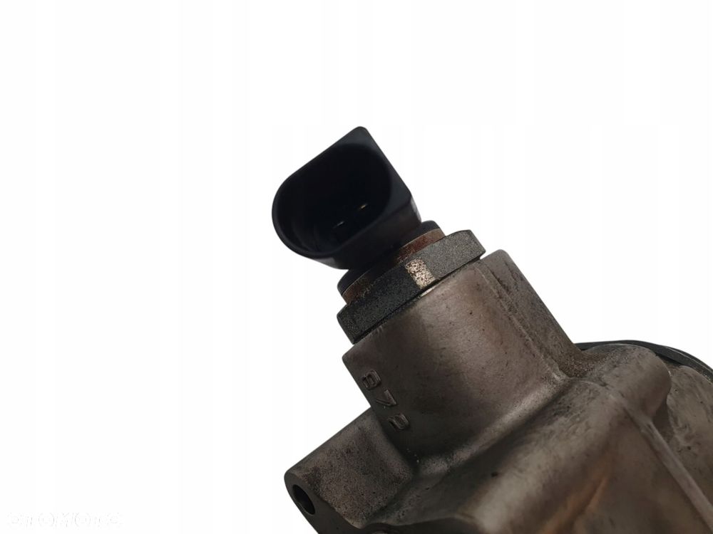 POMPA PALIWA Audi A8 S8 D3 5.2 V10 BSM 06-10r - 14