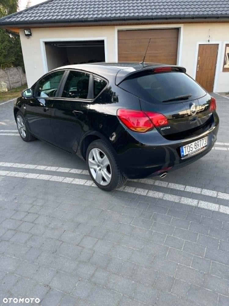 Opel Astra 1.4 T Enjoy - 8
