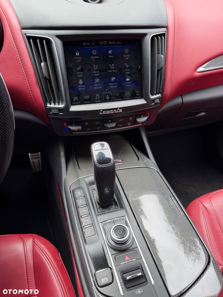 Maserati Levante S Q4 GranSport - 11