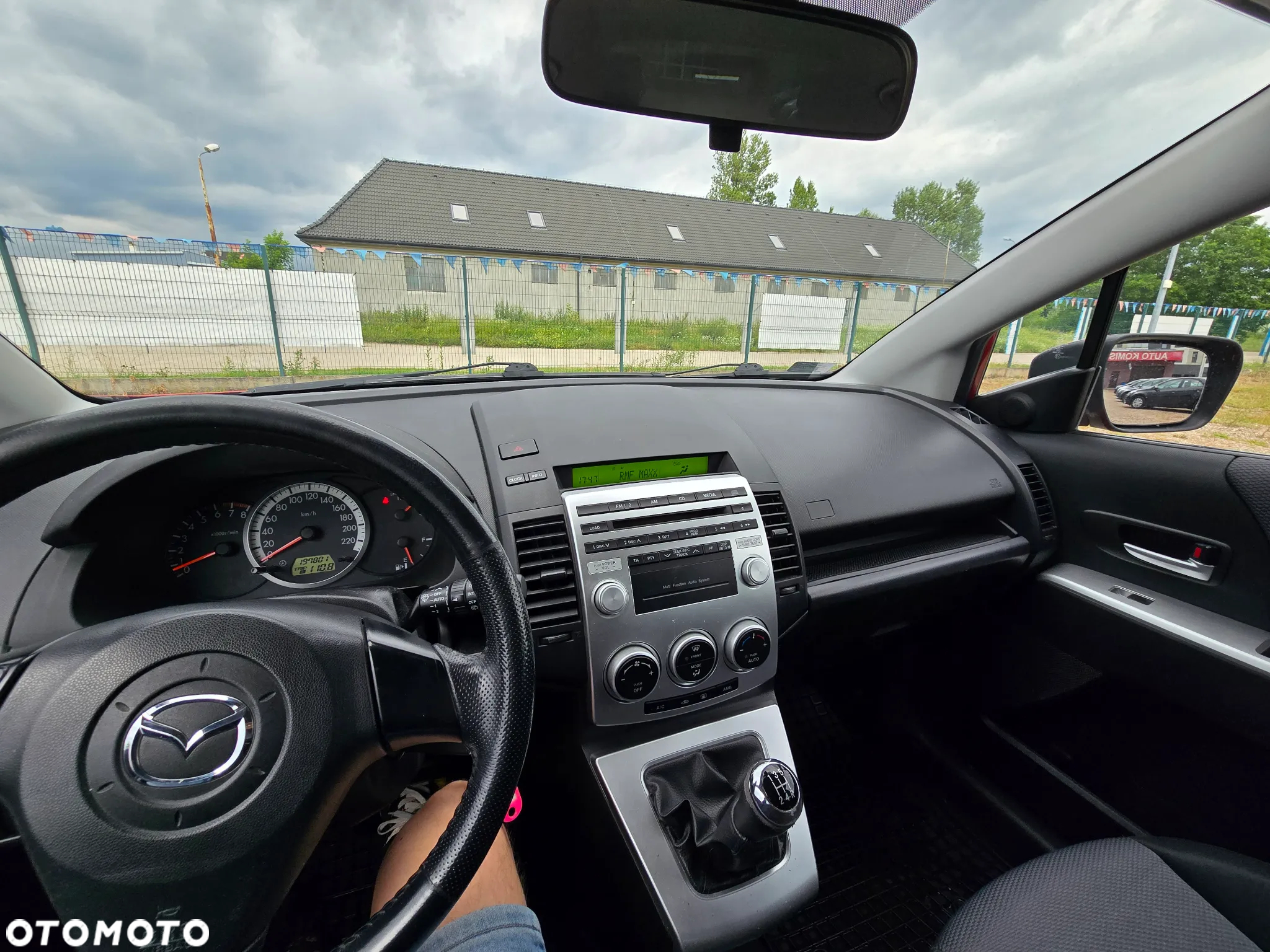 Mazda 5 2.0 Exclusive + - 28