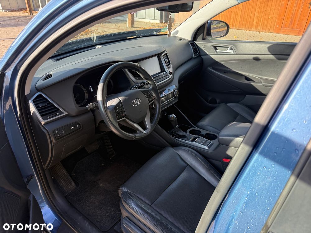 Hyundai Tucson 2.0 CRDi 4WD Automatik Advantage - 23