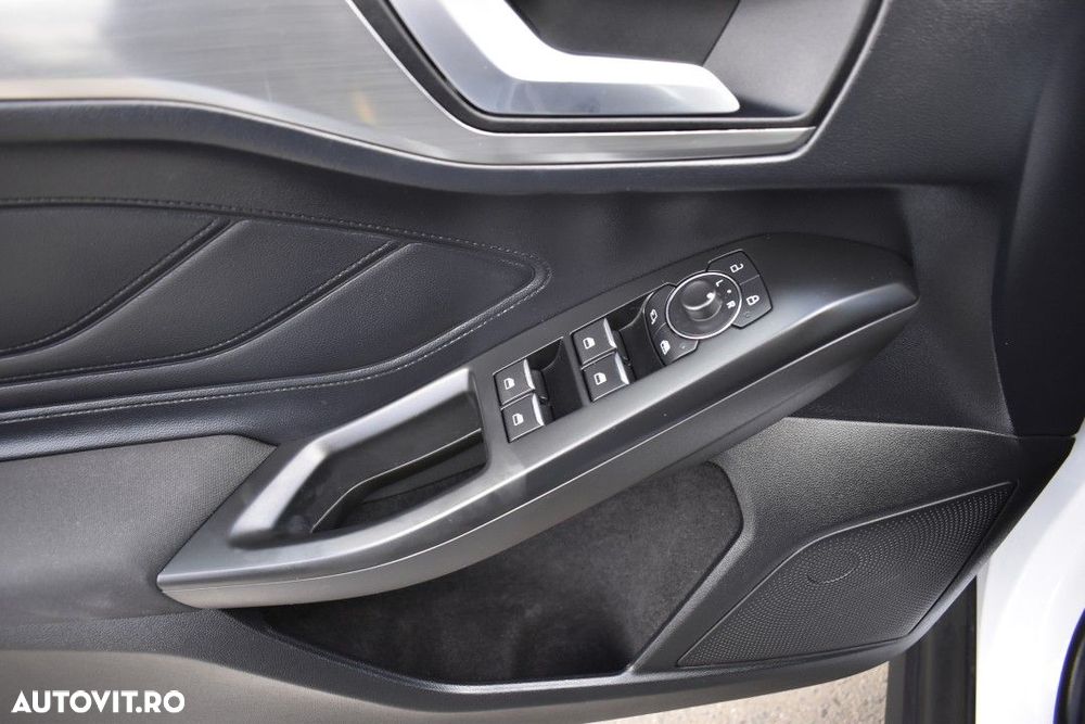 Ford Focus 1.0 EcoBoost 6MT MHEV Titanium - 39