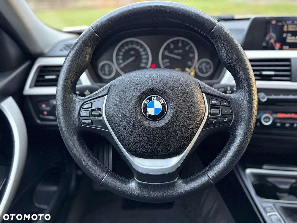 BMW Seria 3 318d Blue Performance Sport Line - 12