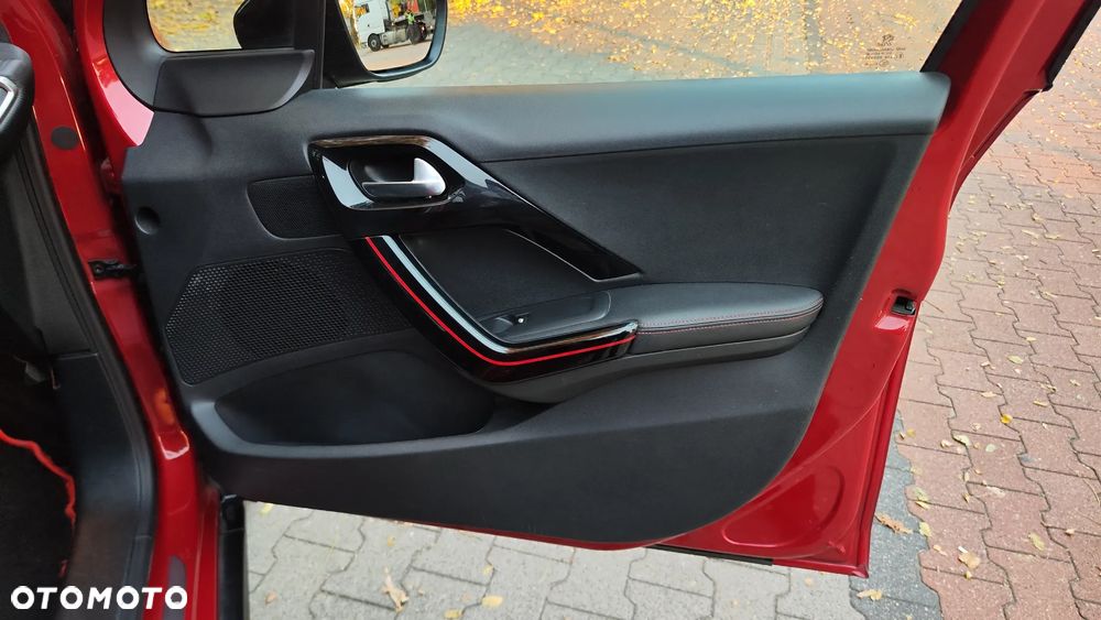Peugeot 2008 PureTech 130 Stop&Start GT-Line Edition - 30
