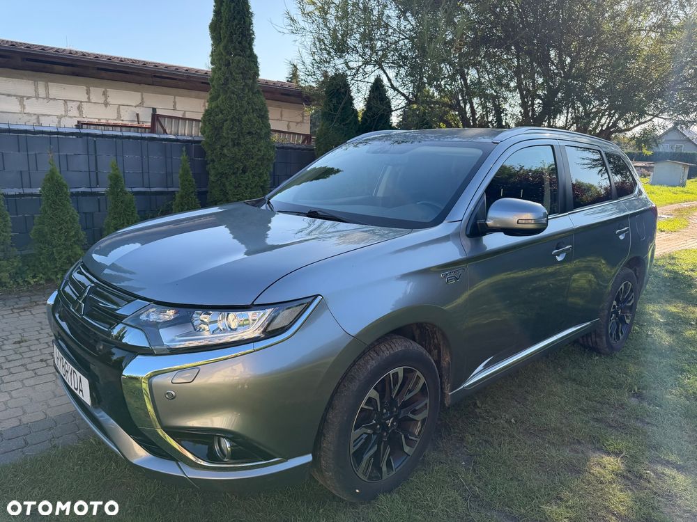 Mitsubishi Outlander - 24