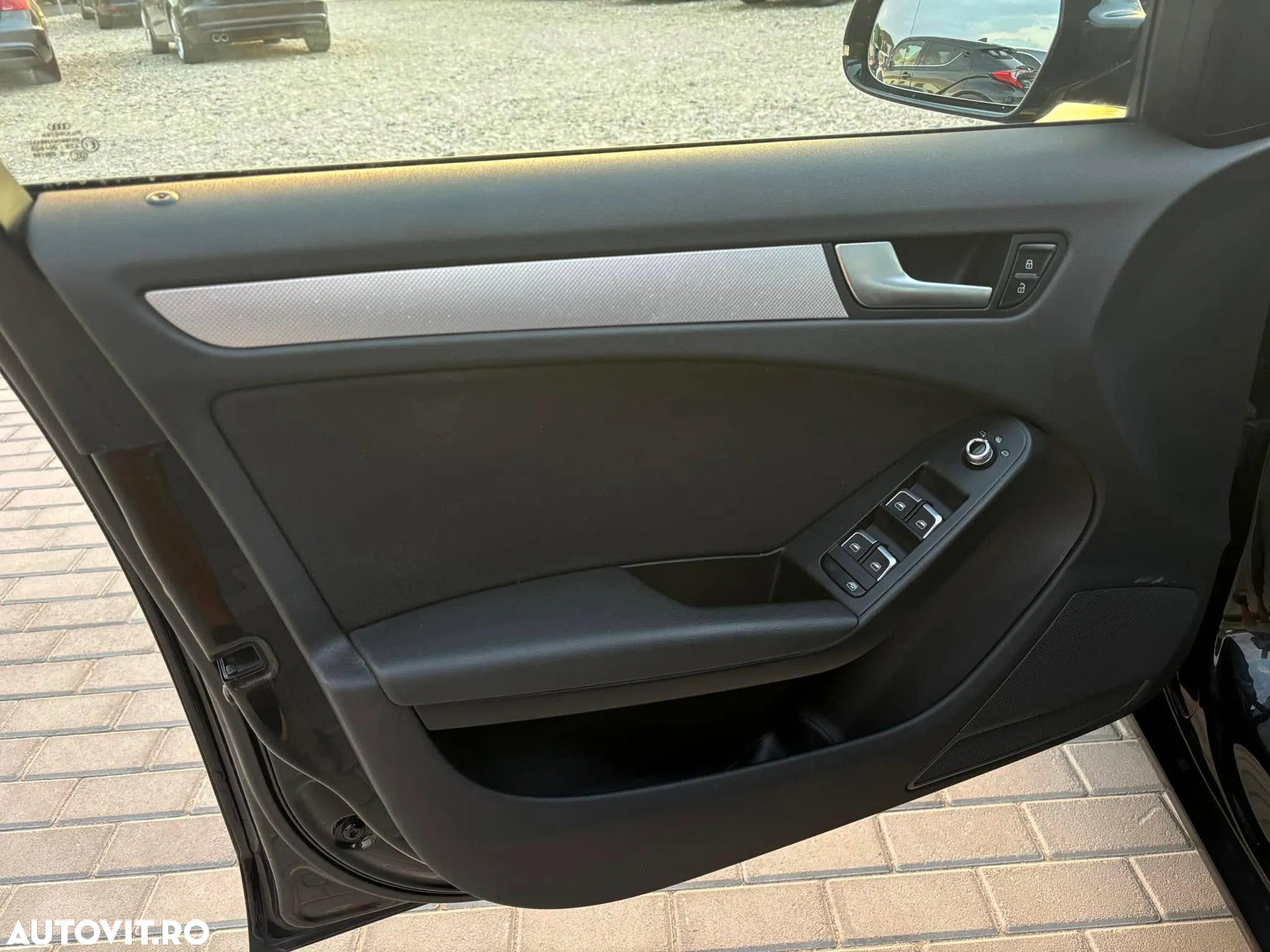Audi A4 Avant 2.0 TDI DPF Ambition - 12