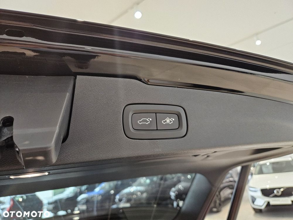 Volvo V60 Cross Country - 38