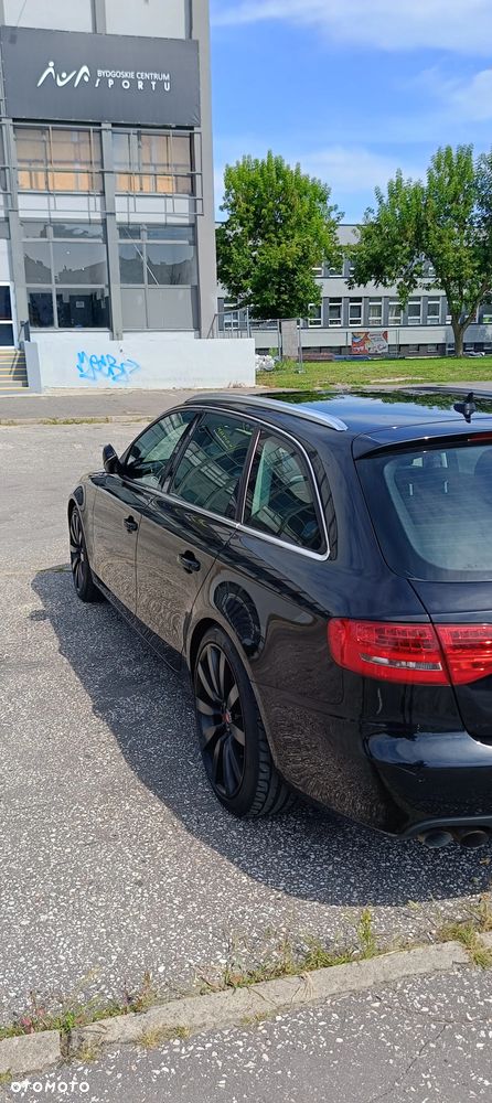 Audi A4 Avant - 32