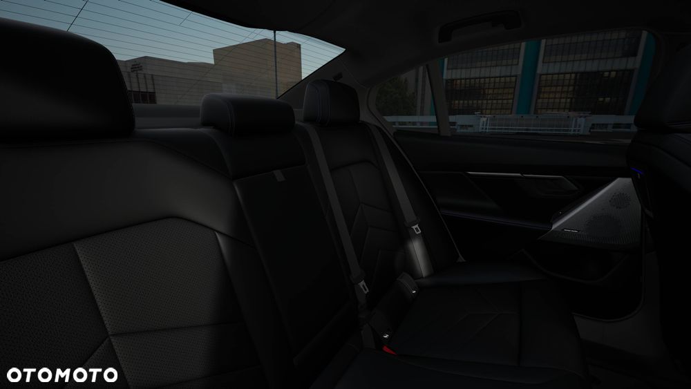 BMW Seria 5 530e xDrive PHEV - 13