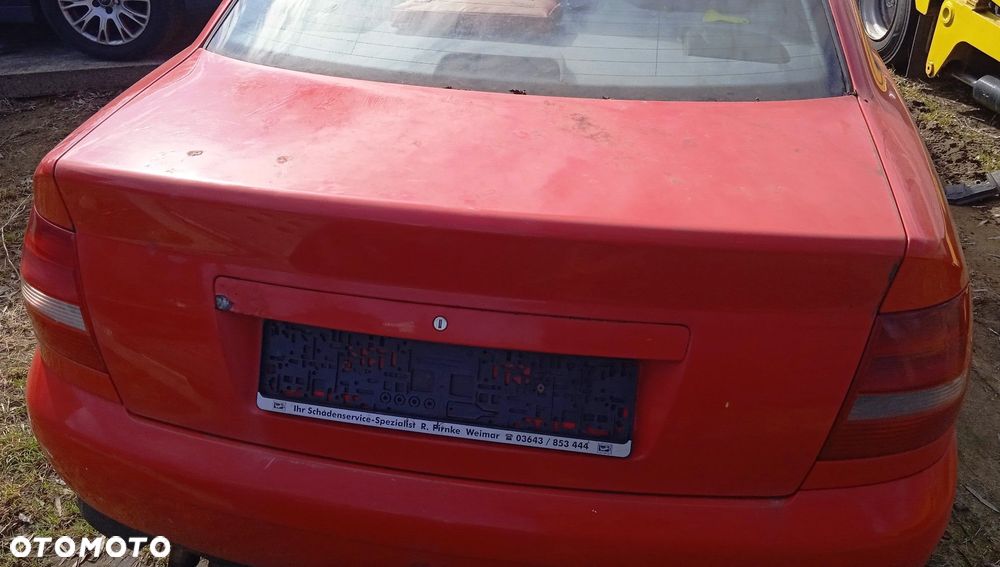 Klapa Bagażnika Audi A4 B5 LY3H - 1