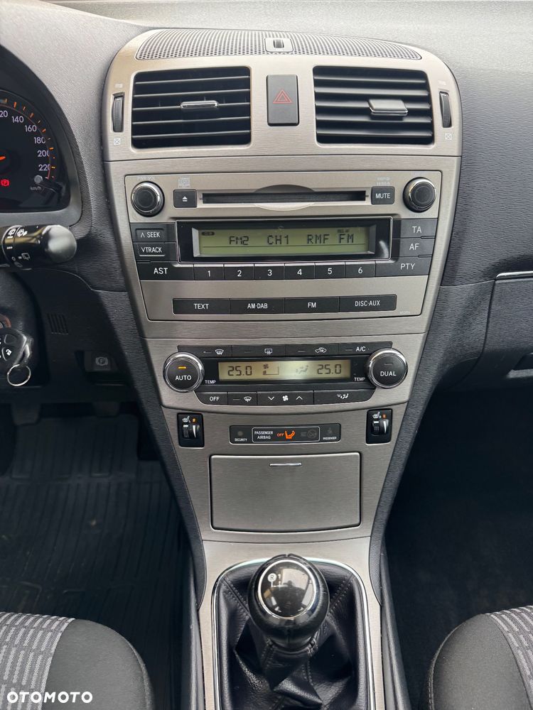 Toyota Avensis 1.8 Luna - 20