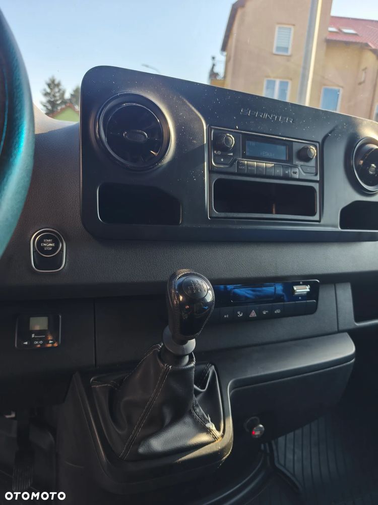 Mercedes-Benz Sprinter - 19