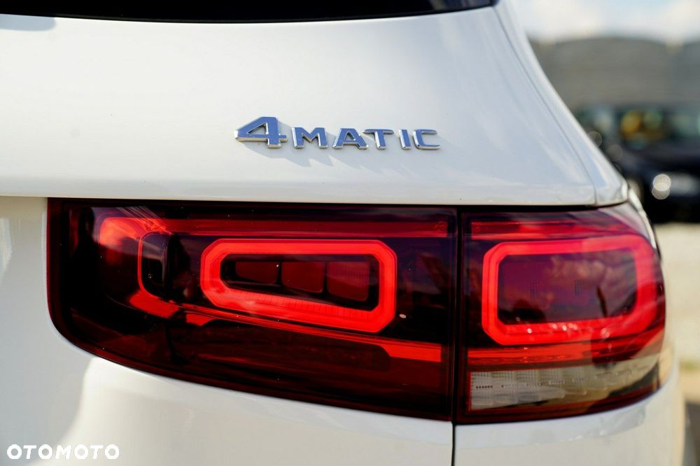 Mercedes-Benz GLB - 12