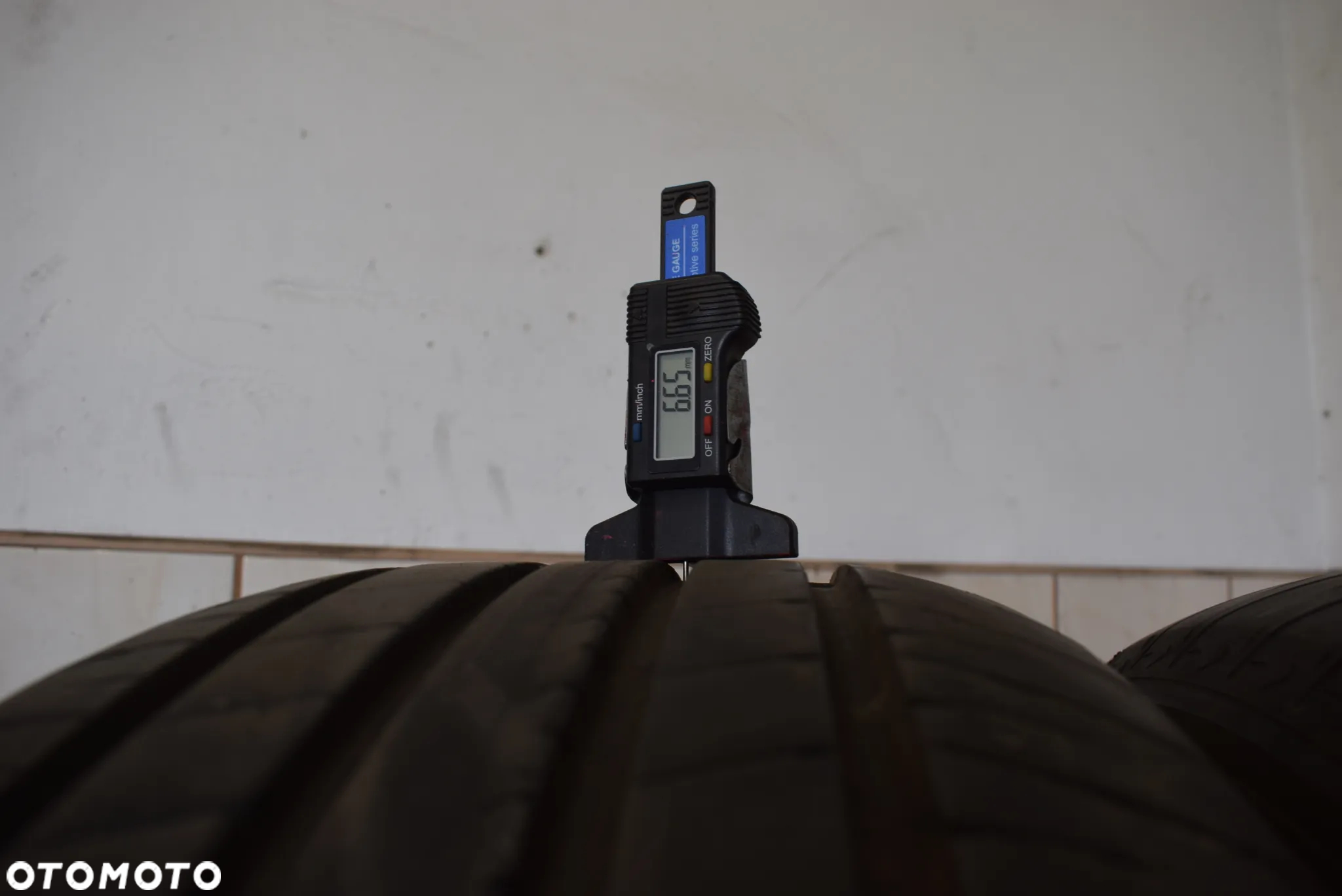 R20 235/50 Bridgestone Alenza 001 Cena za parę - 4