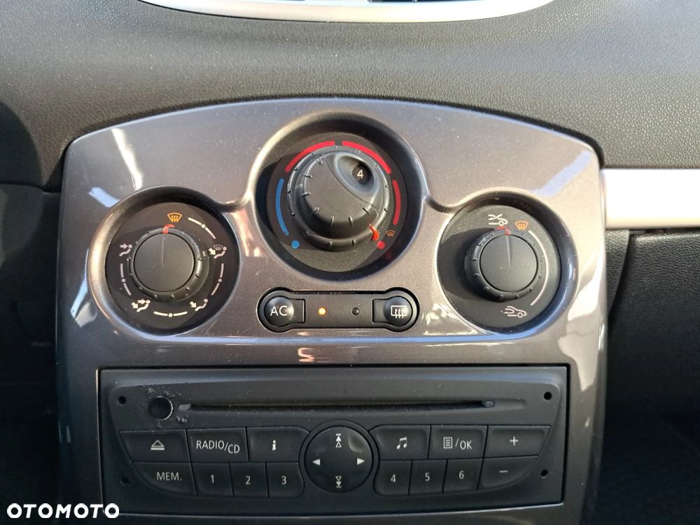 Renault Clio 1.2 16V Alize - 15