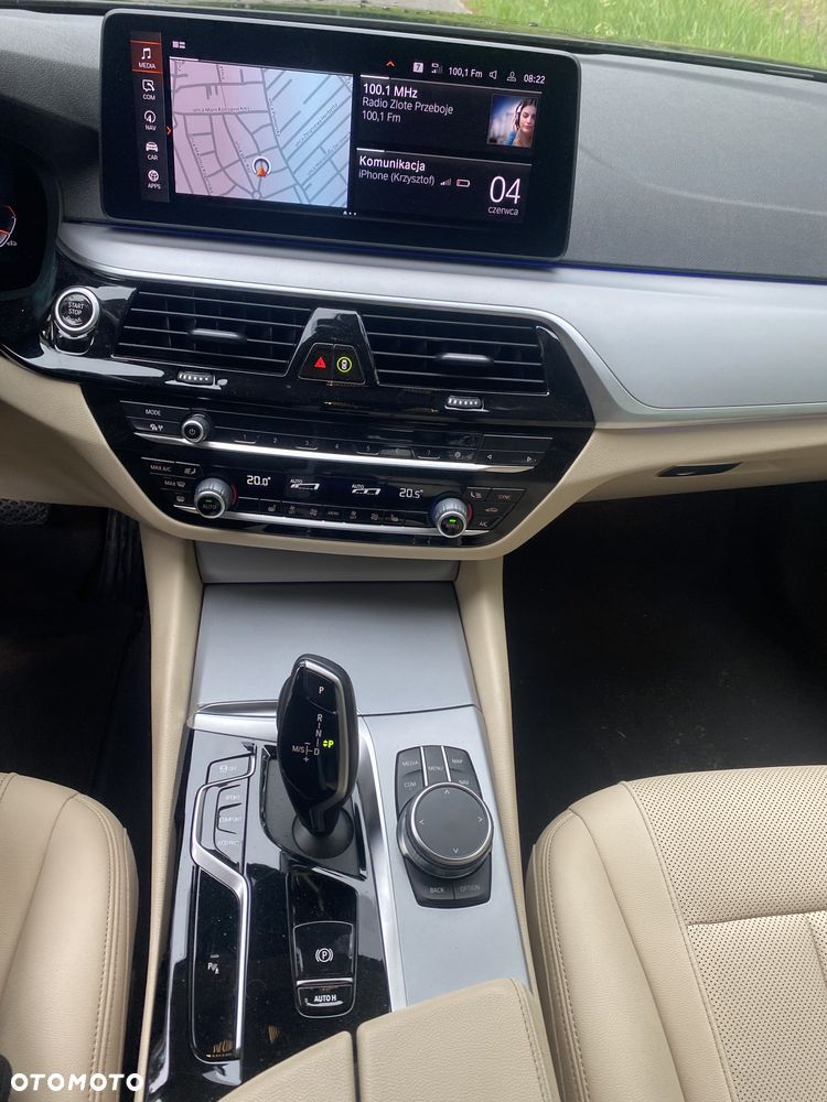 BMW Seria 5 530i xDrive - 10