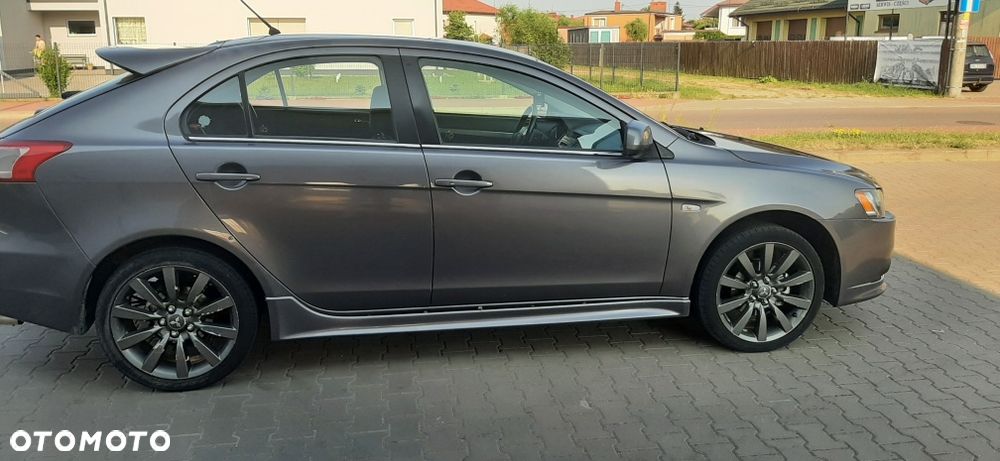 Mitsubishi Lancer - 1