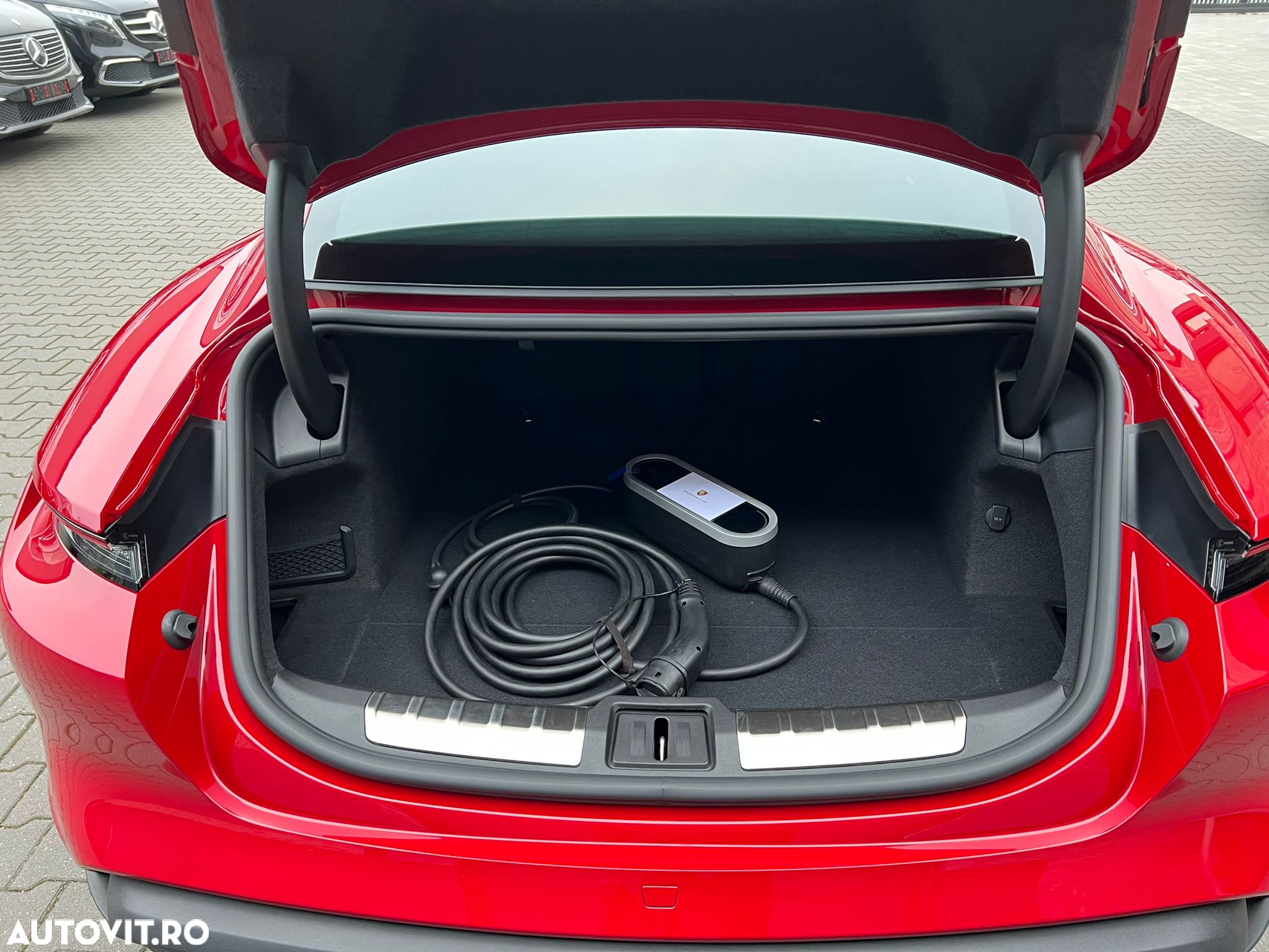 Porsche Taycan Turbo S - 8