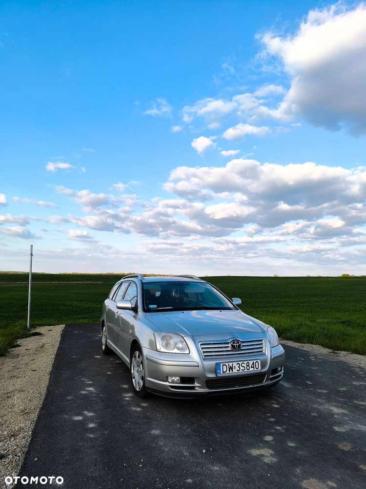 Toyota Avensis 2.0 VVT-i High - 2