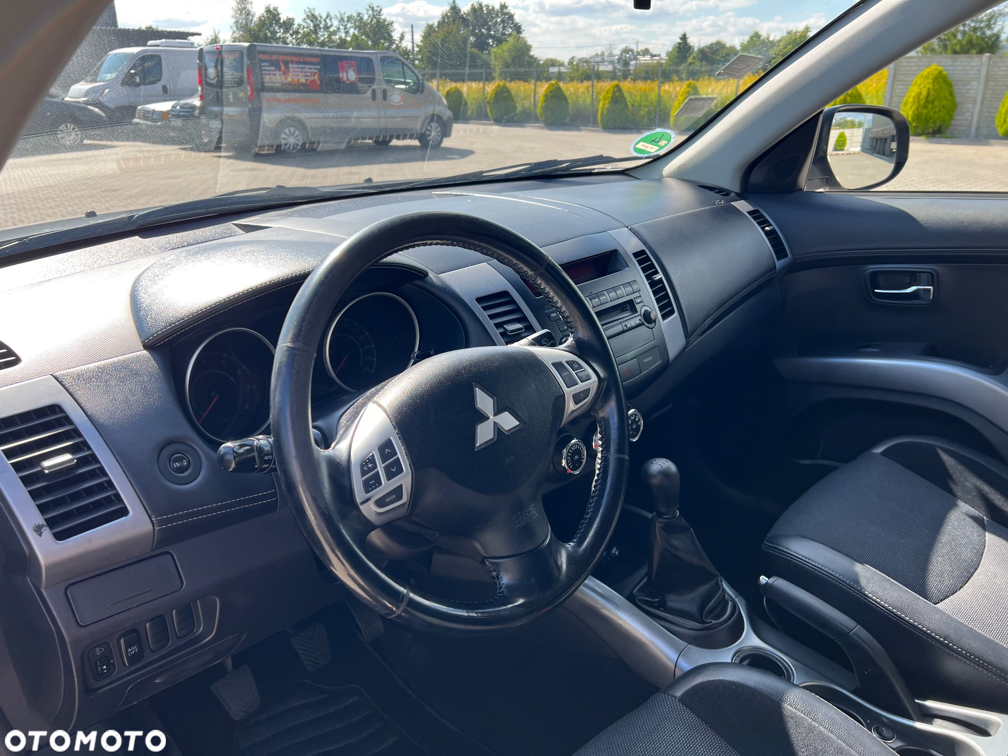 Mitsubishi Outlander 2.0 2WD Invite - 8