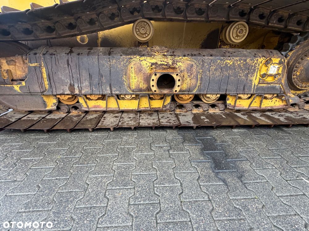 Komatsu D65PXi-18  D6T/D61/D6N - 17