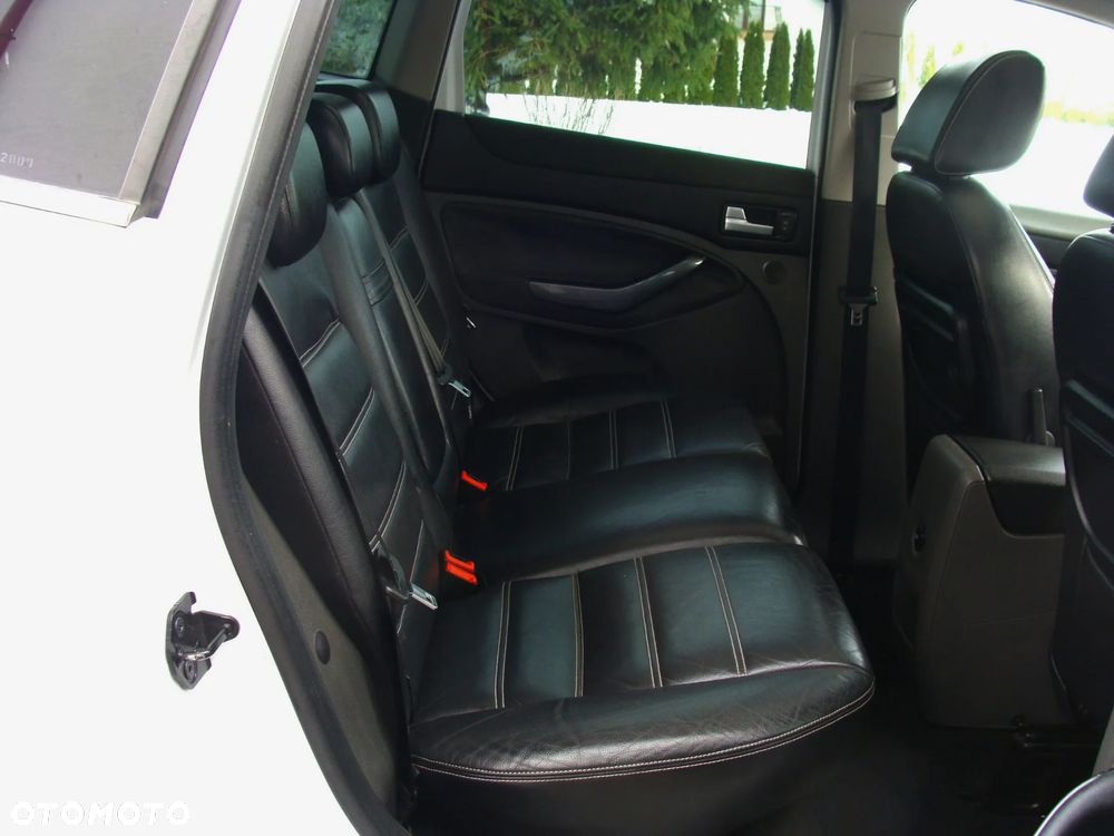 Ford Kuga 2.0 TDCi 4x4 Titanium - 11