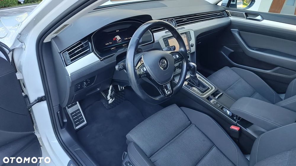 Volkswagen Passat - 24