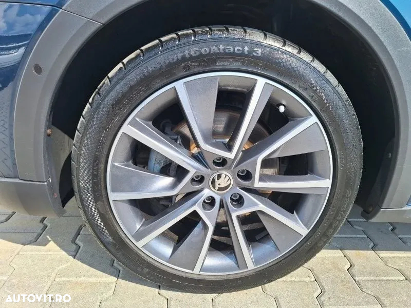 Skoda Octavia Combi 2.0 TDI DSG 4X4 Scout - 4