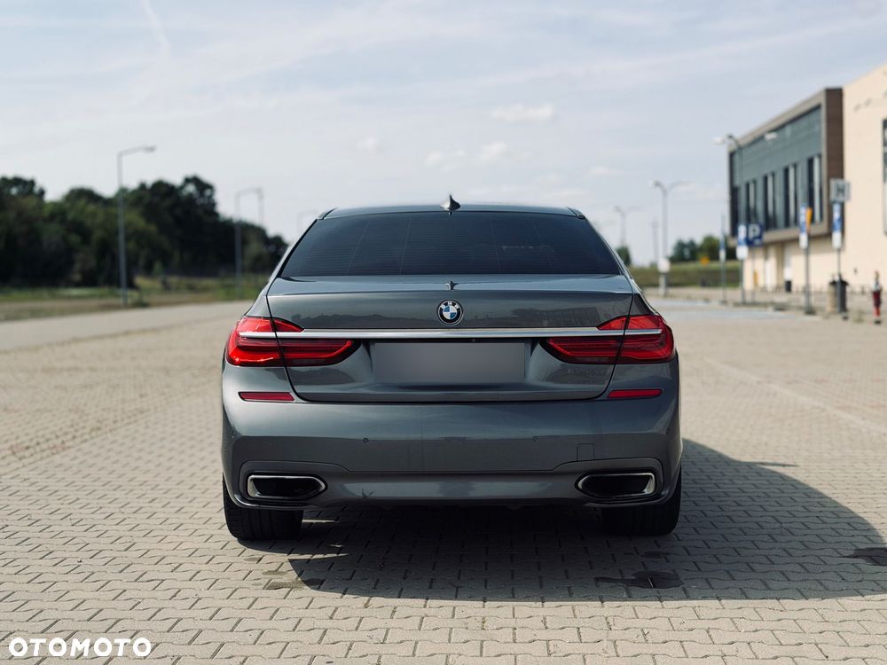 BMW Seria 7 750Li xDrive - 8