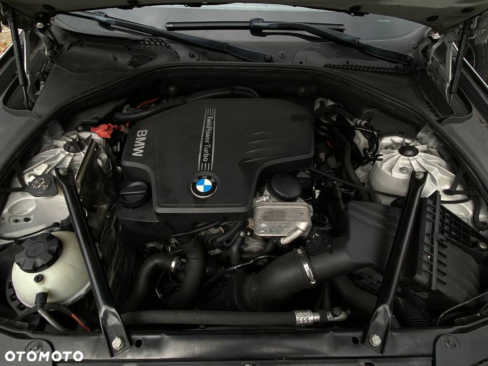 BMW Seria 5 528i xDrive Luxury Line - 15
