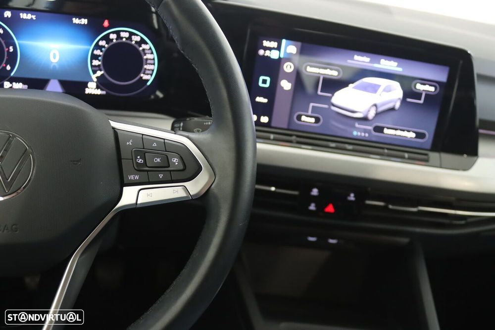 VW Golf 2.0 TDI Conceptline - 11