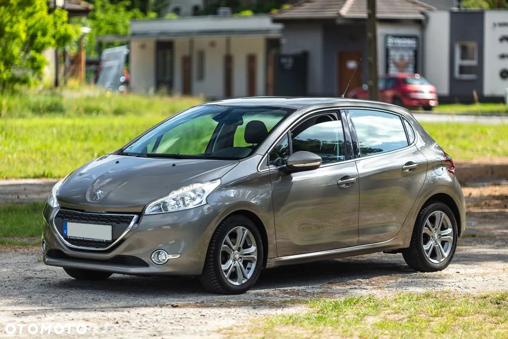 Peugeot 208 e-HDi 115 Stop&Start Allure - 1