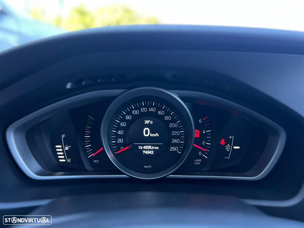 Volvo V40 2.0 D2 Kinetic - 9
