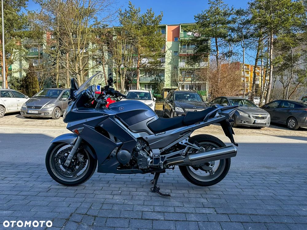 Yamaha FJR - 2