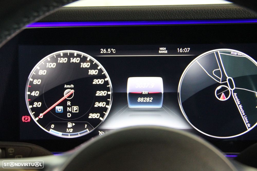 Mercedes-Benz G 350 d - 24