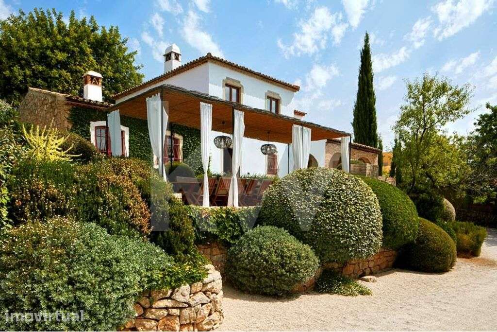 Moradia em Loulé, T5, com piscina e anexo - Grande imagem: 4/60