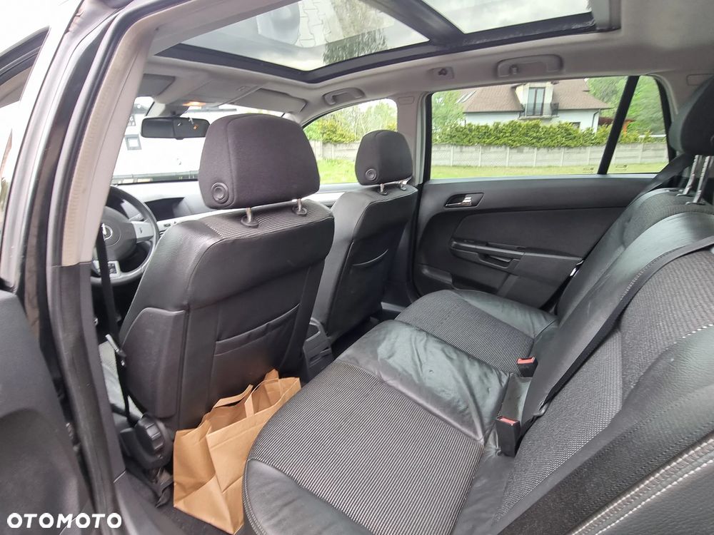Opel Astra 2.0 T Cosmo - 12