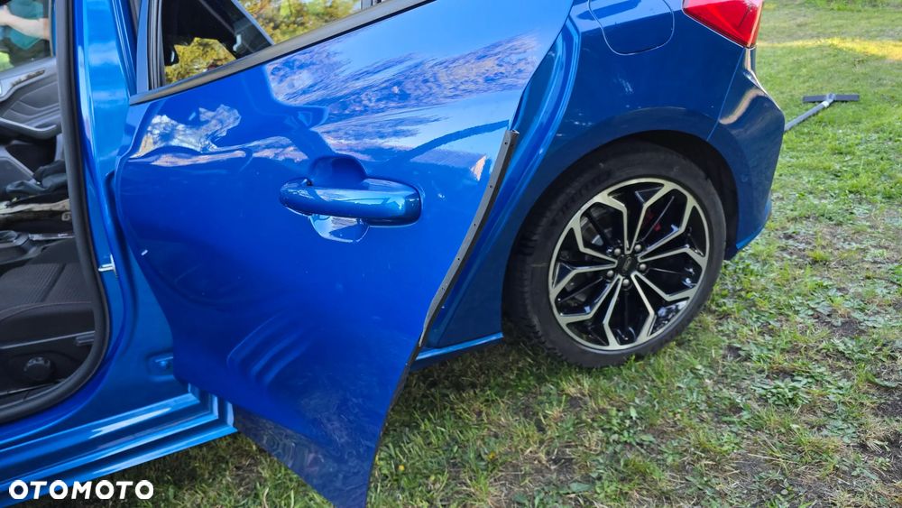 Ford Focus 1.0 EcoBoost mHEV ST-Line X - 10