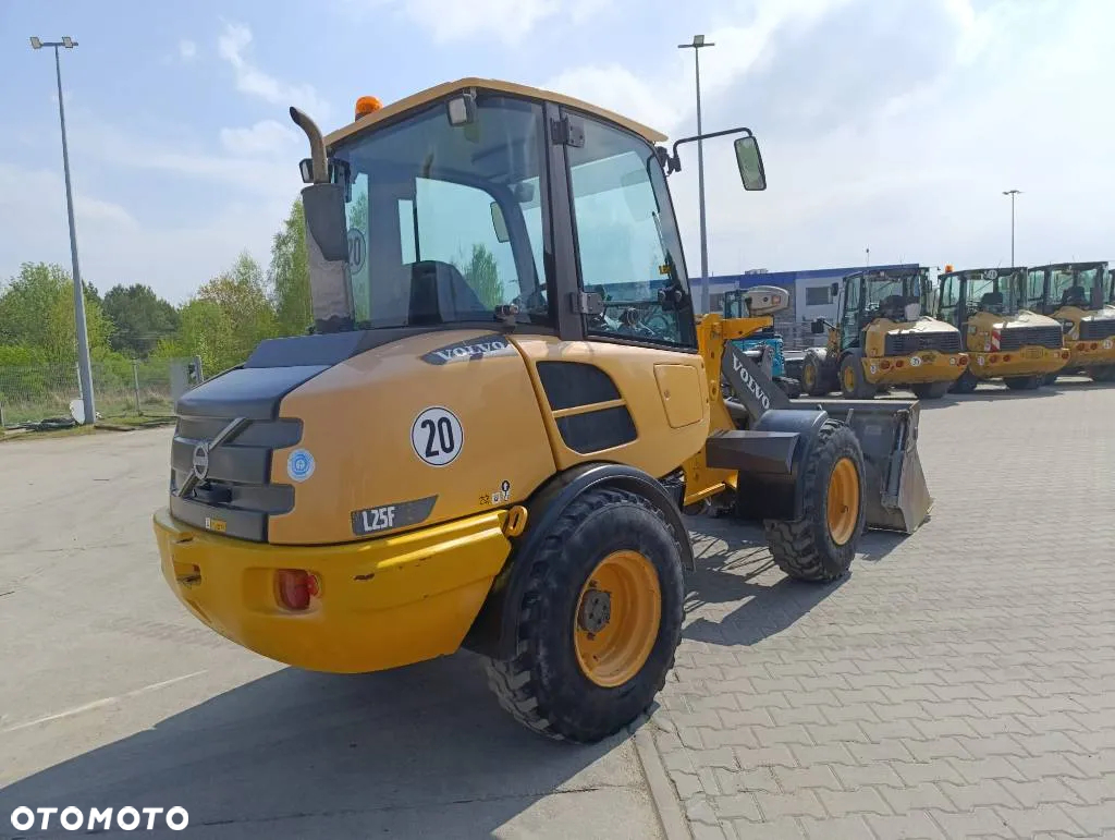 Volvo L25F - 4