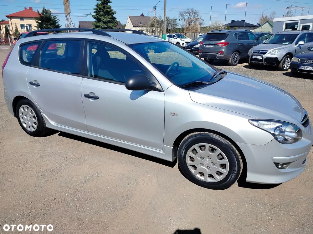 Hyundai i30 i30cw 1.4 blue Comfort - 13