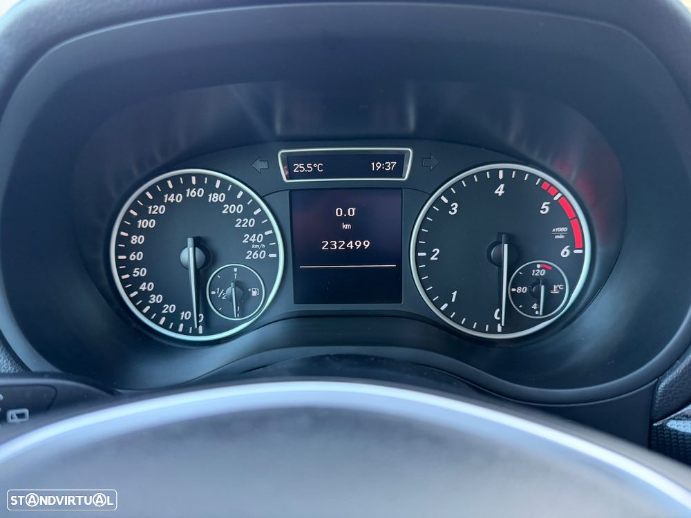 Mercedes-Benz B 180 CDI BlueEFFICIENCY - 34