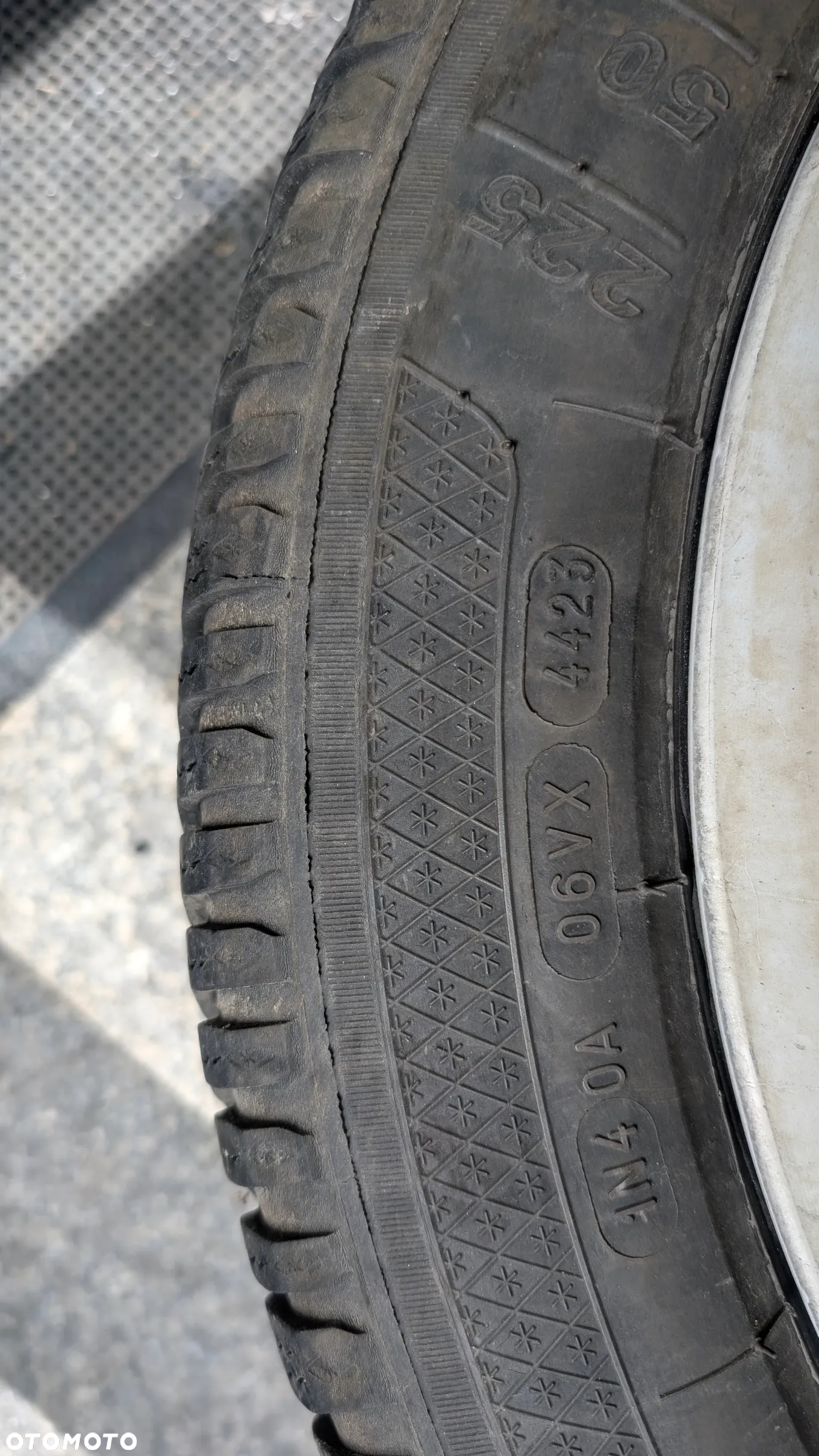 Komplet oryginalnych kół z felgami ALU do BMW X1 (e84) z prawie nowymi oponami zimowymi KLEBER 225/50R17 - 25