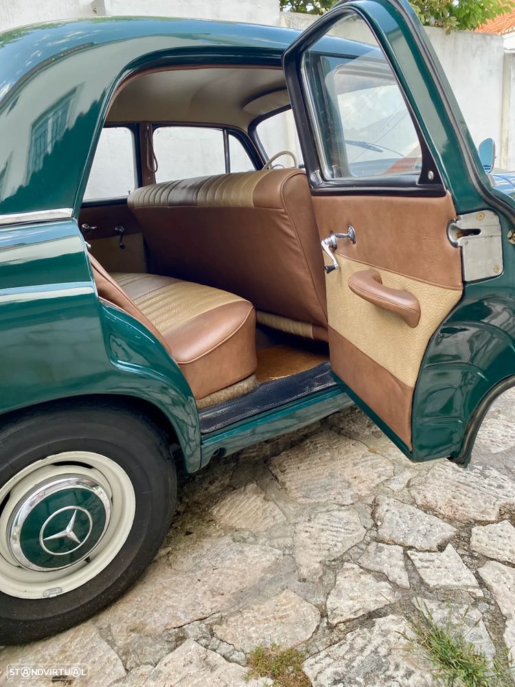 Mercedes-Benz 180 - 3