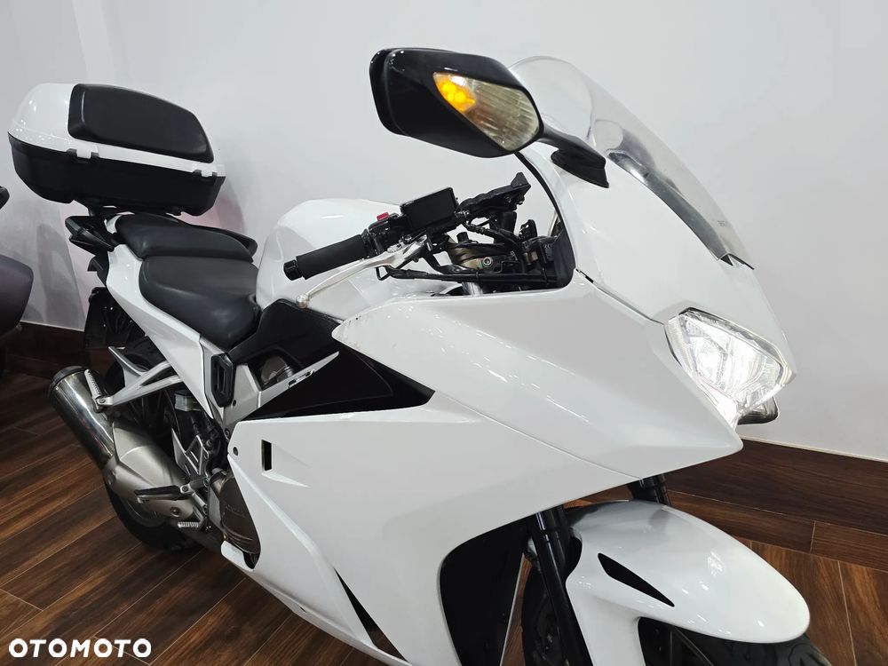 Honda VFR - 17